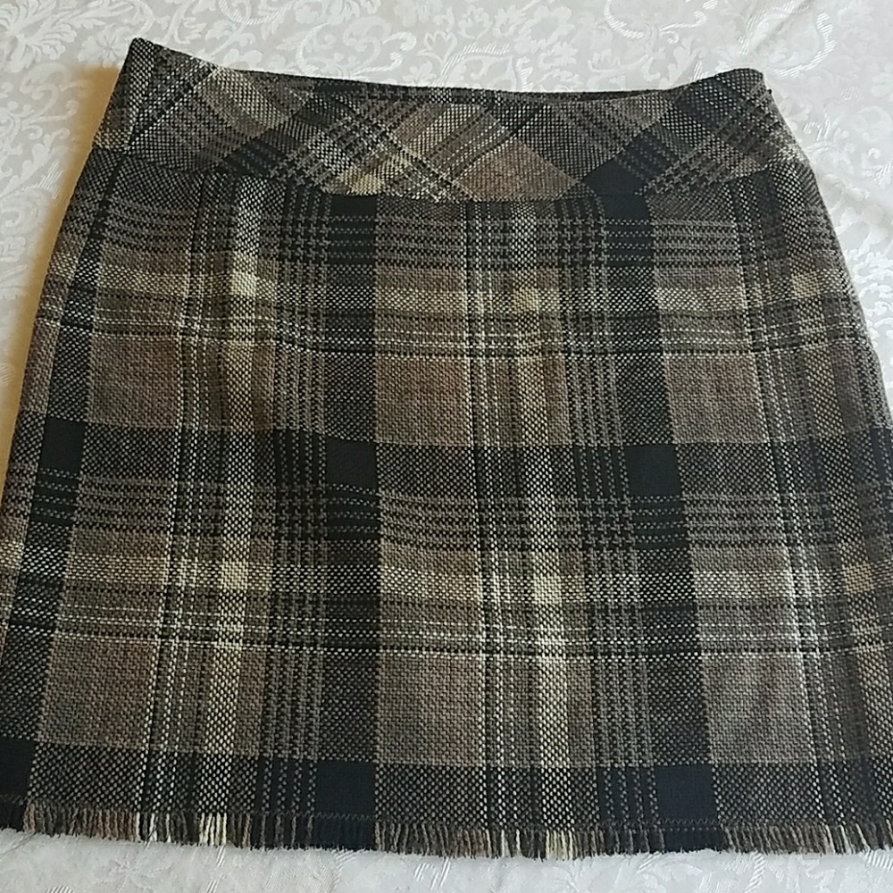 Beautiful Eddie Bauer plaid mini skirt.